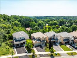 13 Evans Ridge, Bolton, ON - Country homes for sale and luxury real estate including horse farms and property in the Caledon and King City areas near Toronto