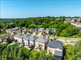 13 Evans Ridge, Bolton, ON - Country homes for sale and luxury real estate including horse farms and property in the Caledon and King City areas near Toronto