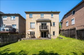 13 Evans Ridge, Bolton, ON - Country homes for sale and luxury real estate including horse farms and property in the Caledon and King City areas near Toronto