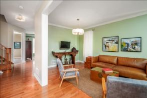 Family room - Country homes for sale and luxury real estate including horse farms and property in the Caledon and King City areas near Toronto